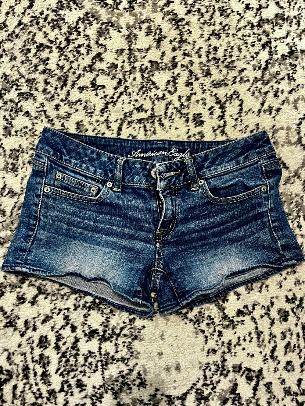 American Eagle Outfitters Denim Low Rise Women’s Shorts Size 6